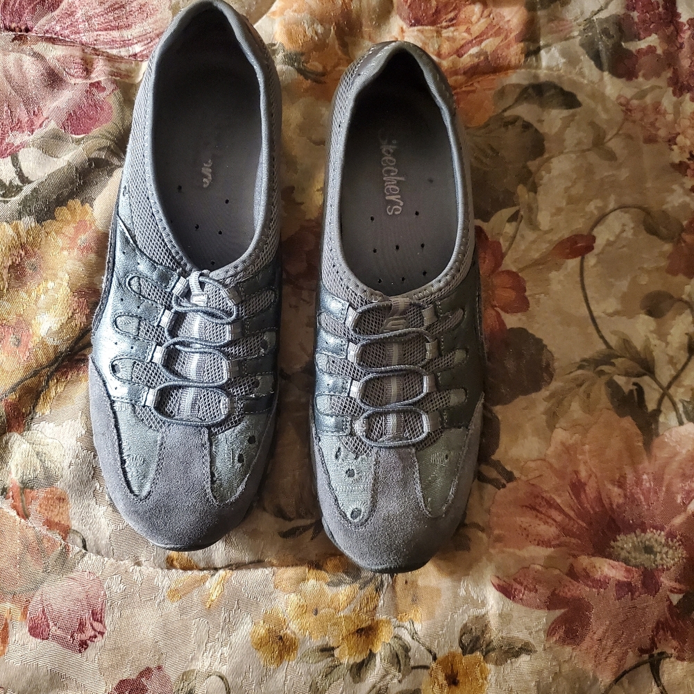 Skechers